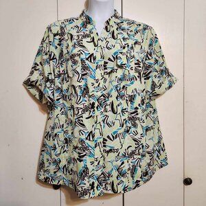 Plus 2X 22/24W Maggie Barnes Geometric Multi-Color Button Up Travel Blouse